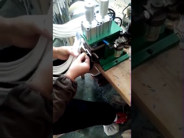 Vertical Pneumatic Wire Stripping Machine